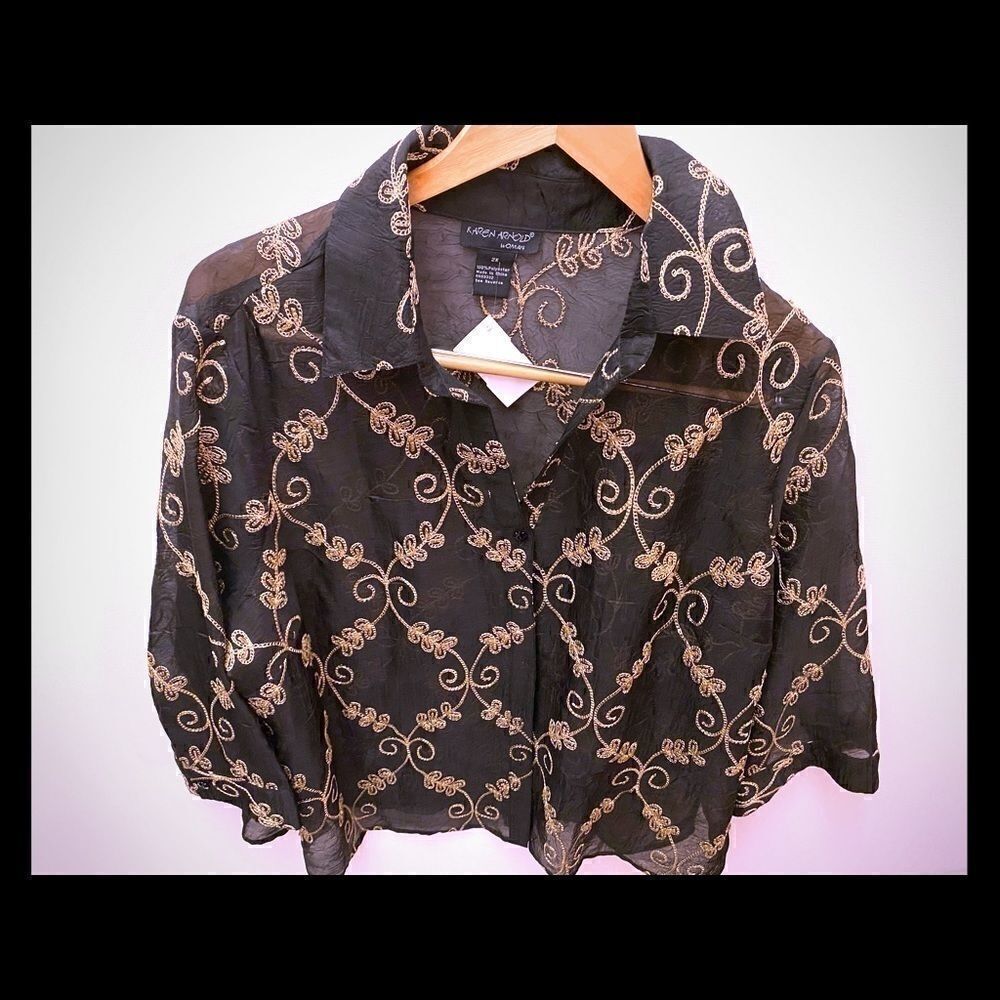 KAREN ARNOLD  women’s Floral Embroidery  Blouse